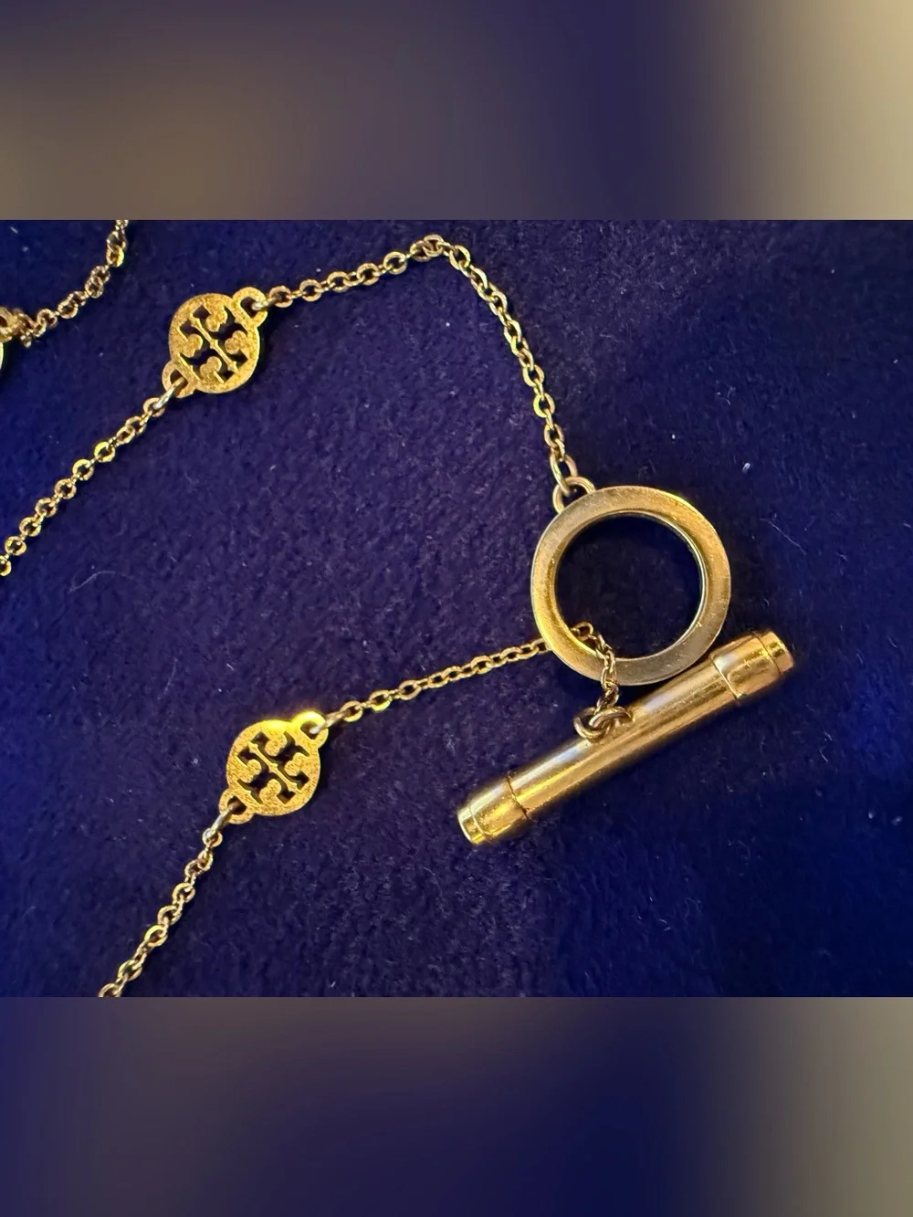 TORY BURCH Logo Toggle Short Necklace in 18k Gold Plate
